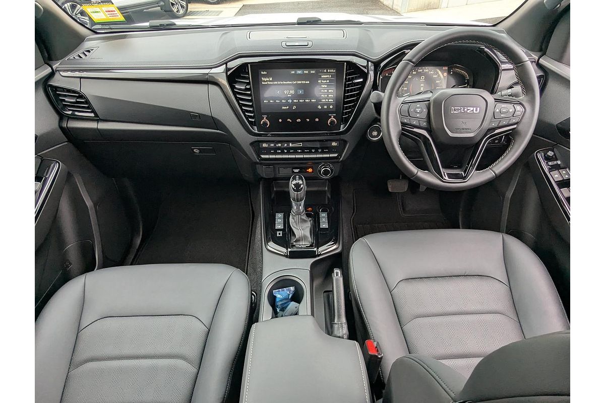2025 Isuzu D-MAX BLADE 4X4