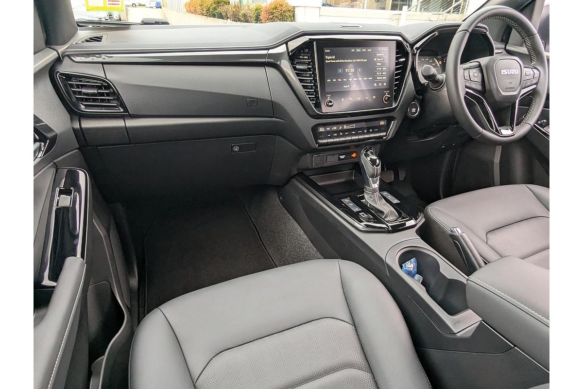 2025 Isuzu D-MAX BLADE 4X4
