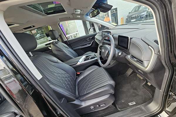 2023 LDV MIFA Executive