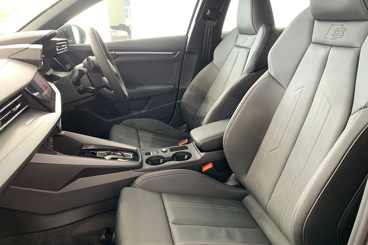 2024 Audi A3 35 TFSI S line GY
