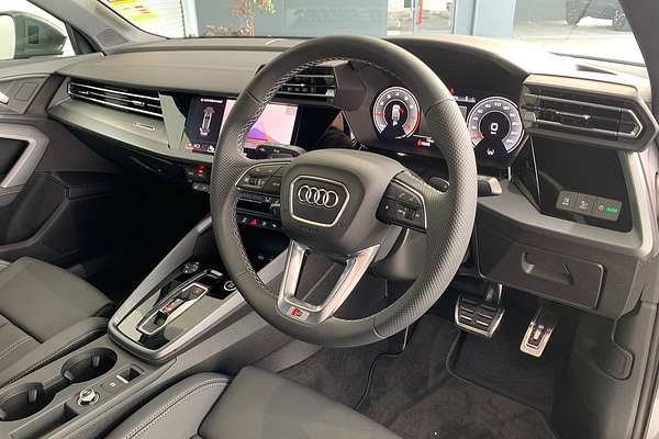 2024 Audi A3 35 TFSI S line GY