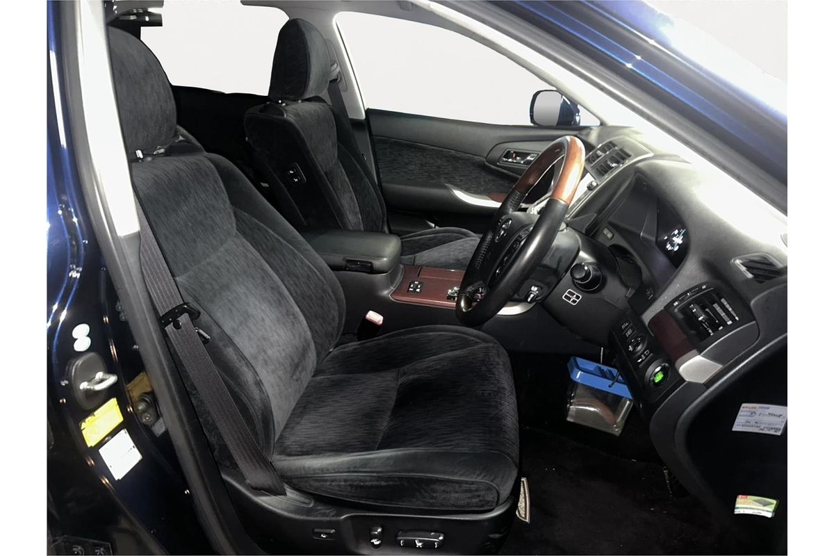 2010 Toyota Crown Majesta C Type URS206