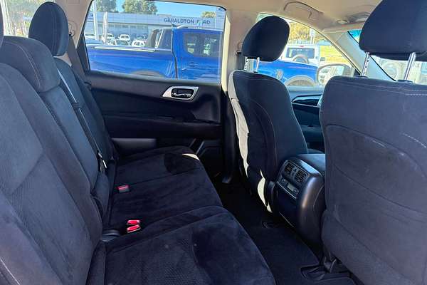 2015 Nissan Pathfinder ST R52