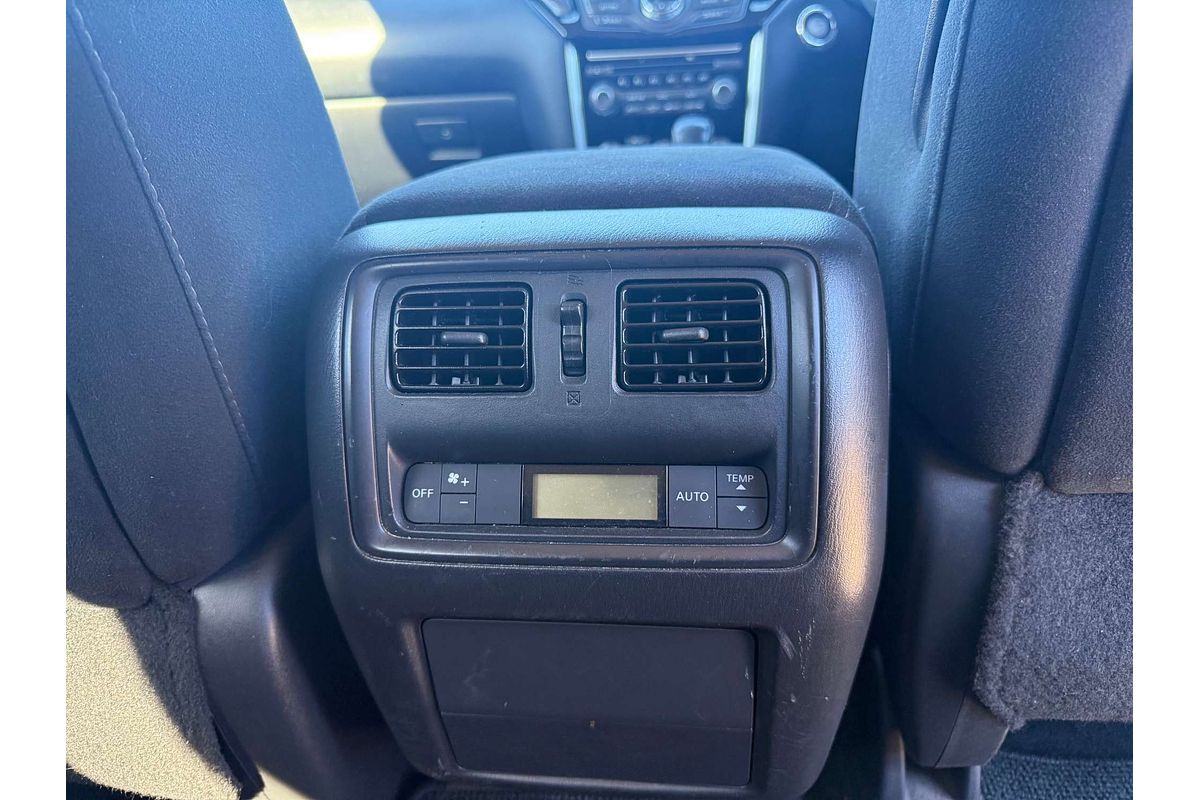 2015 Nissan Pathfinder ST R52