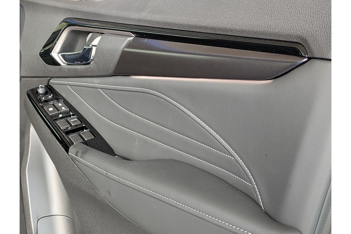 2025 Isuzu MU-X LS-T