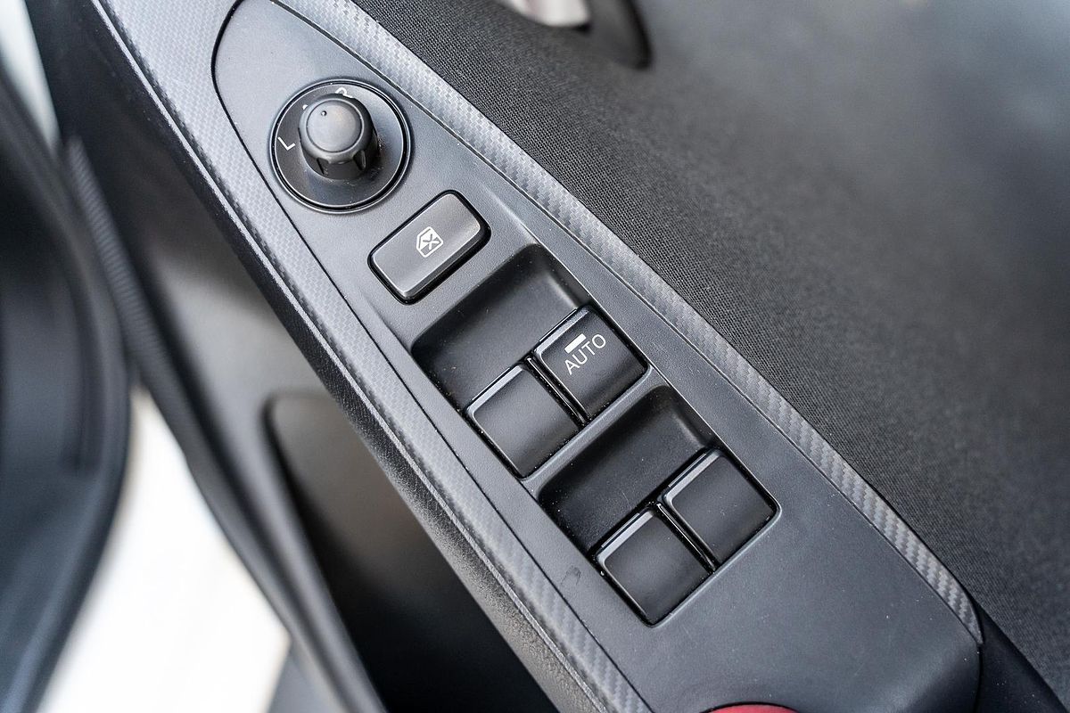 2014 Mazda 2 Maxx DJ Series