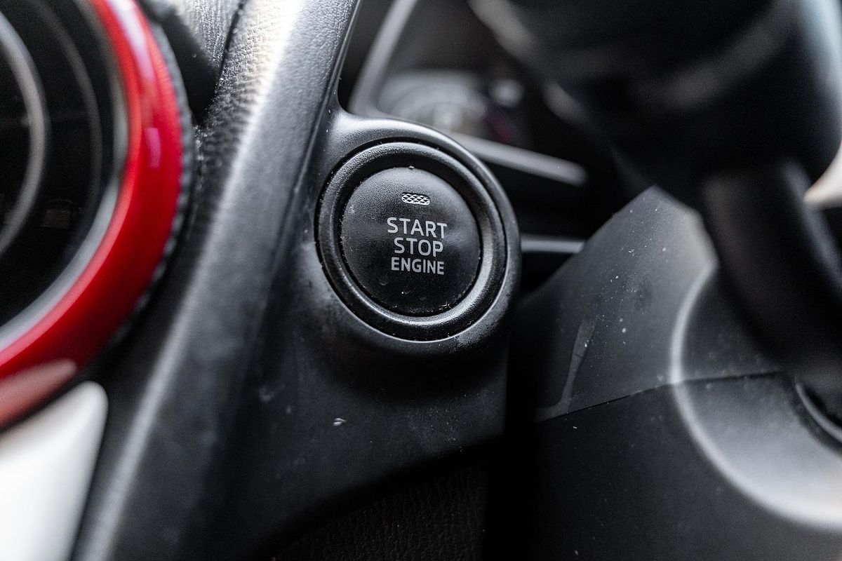 2014 Mazda 2 Maxx DJ Series