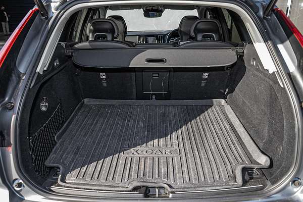 2019 Volvo XC60 T5 Momentum