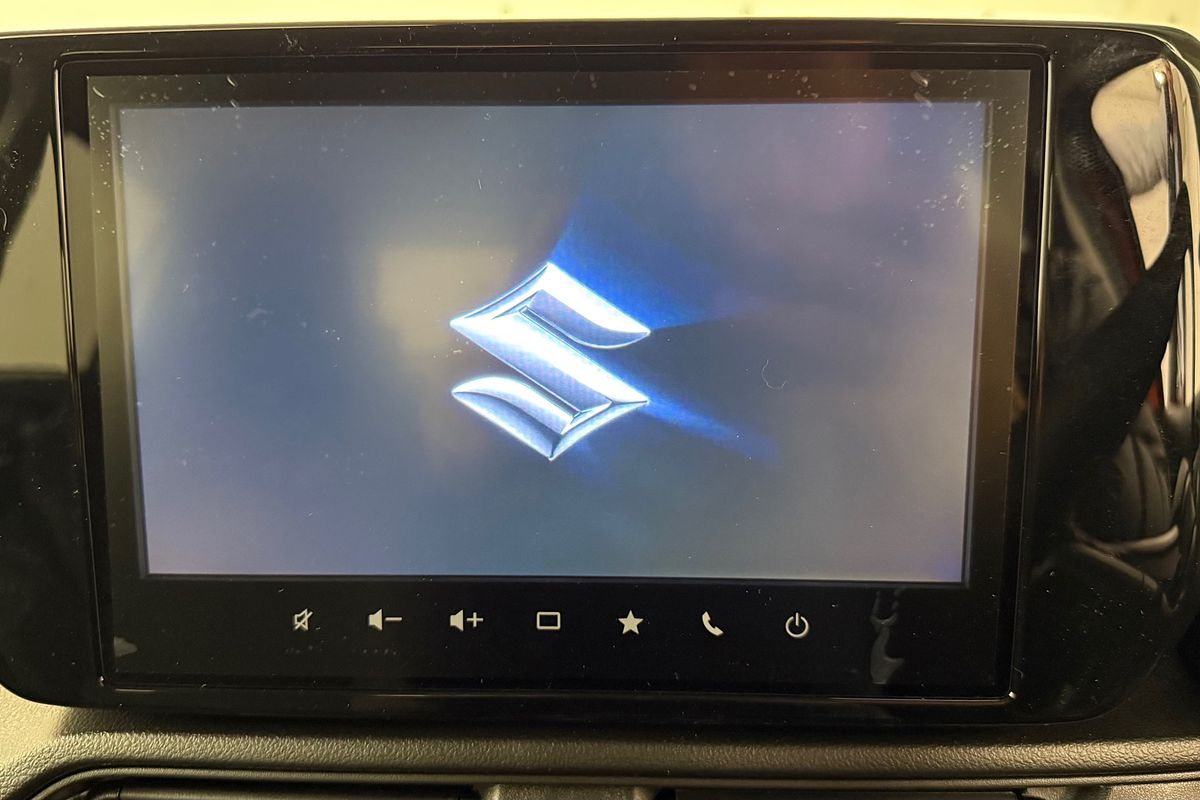 2025 Suzuki Swift Hybrid GLX UZ