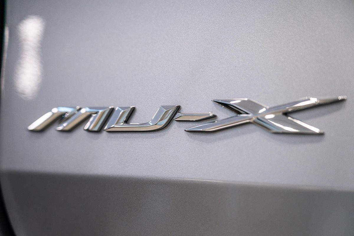 2025 Isuzu MU-X X-TERRAIN