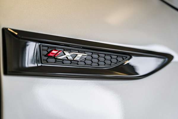 2025 Isuzu MU-X X-TERRAIN