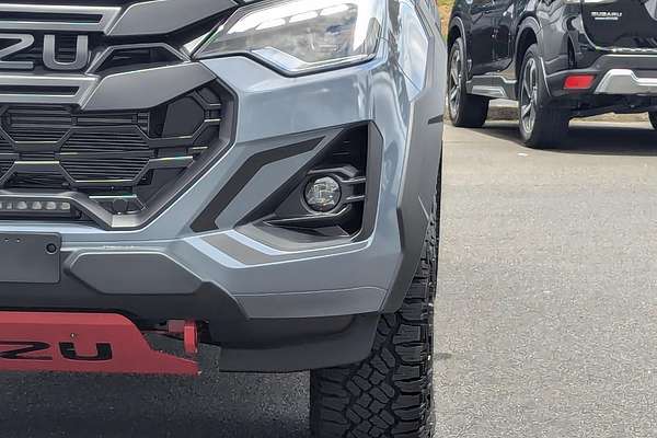 2025 Isuzu D-MAX BLADE 4X4