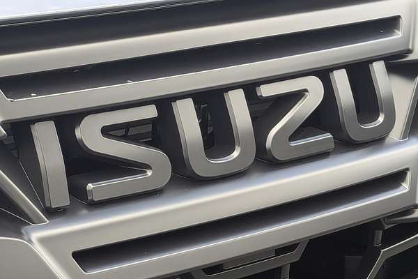 2025 Isuzu D-MAX BLADE 4X4