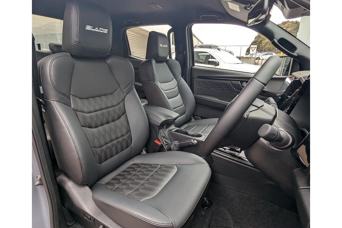 2025 Isuzu D-MAX BLADE 4X4