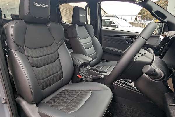 2025 Isuzu D-MAX BLADE 4X4