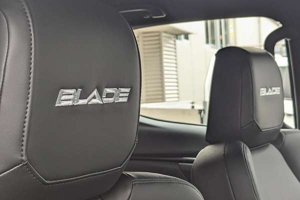 2025 Isuzu D-MAX BLADE 4X4
