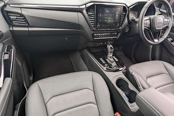 2025 Isuzu D-MAX BLADE 4X4