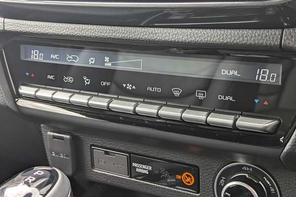 2025 Isuzu D-MAX BLADE 4X4