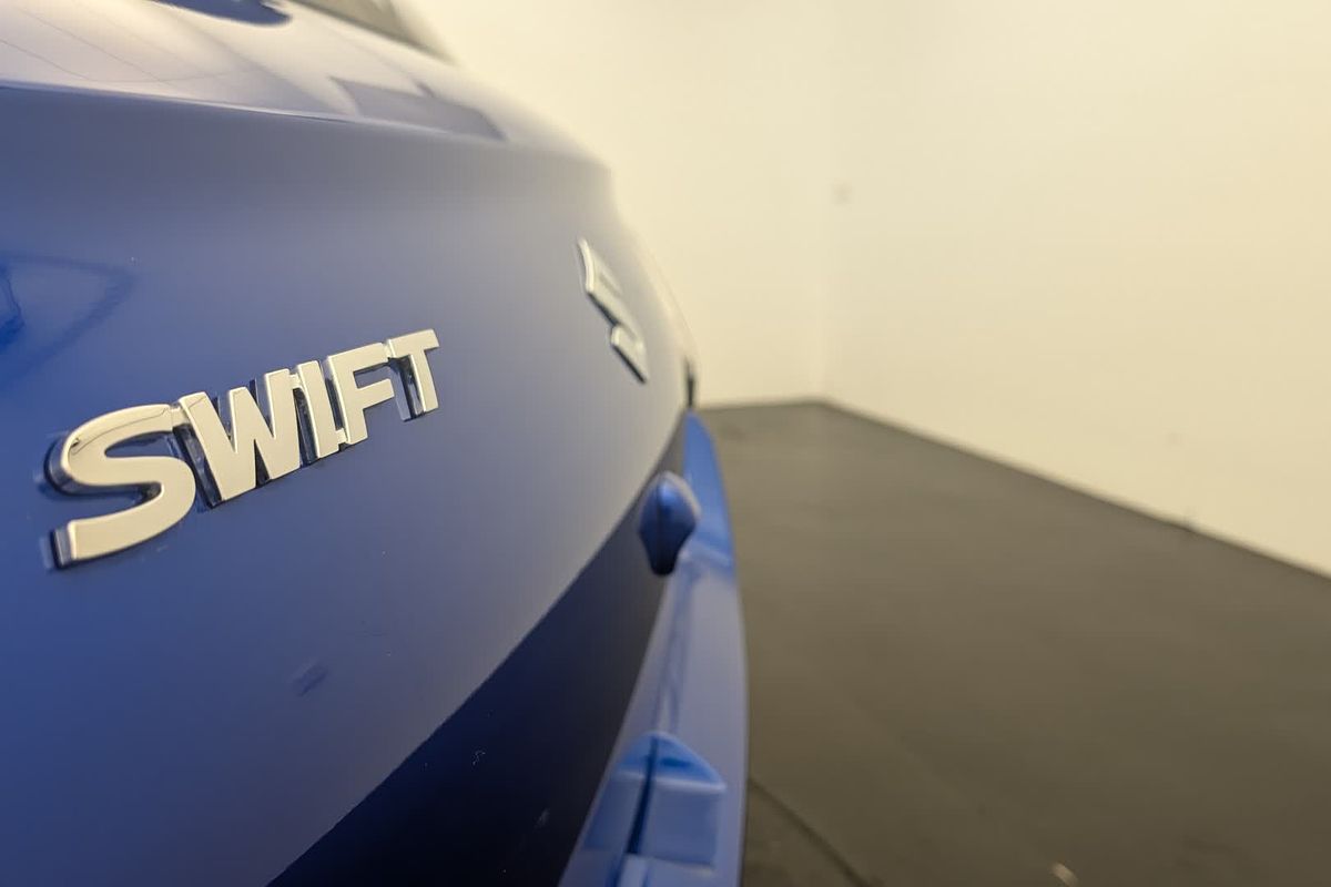 2024 Suzuki Swift Hybrid GLX UZ