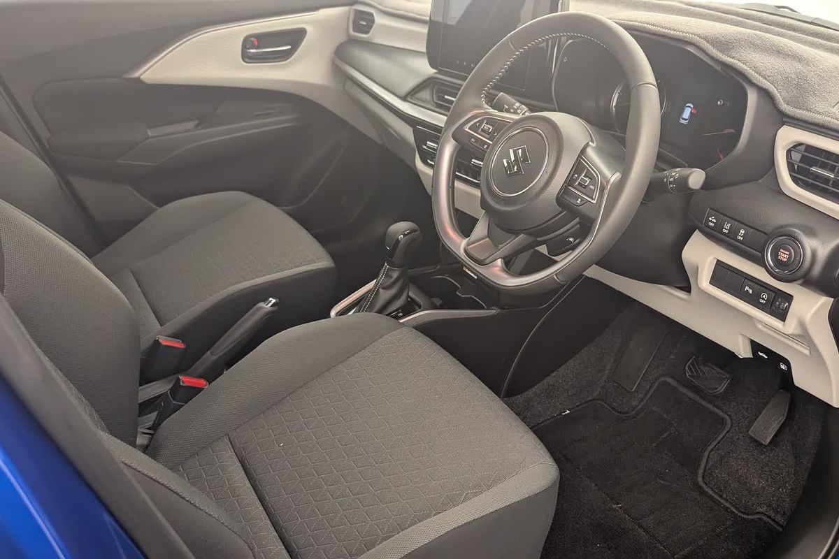 2024 Suzuki Swift Hybrid GLX UZ