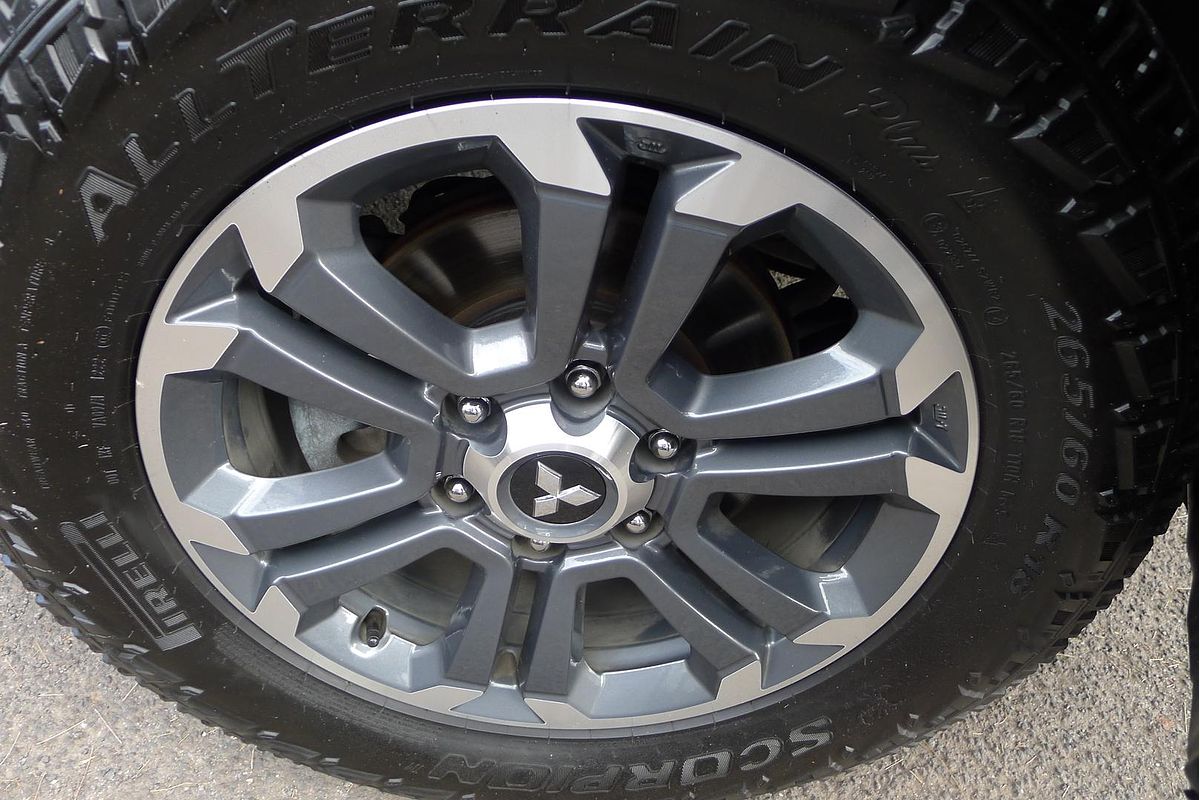 2019 Mitsubishi Triton GLS Premium MR 4X4