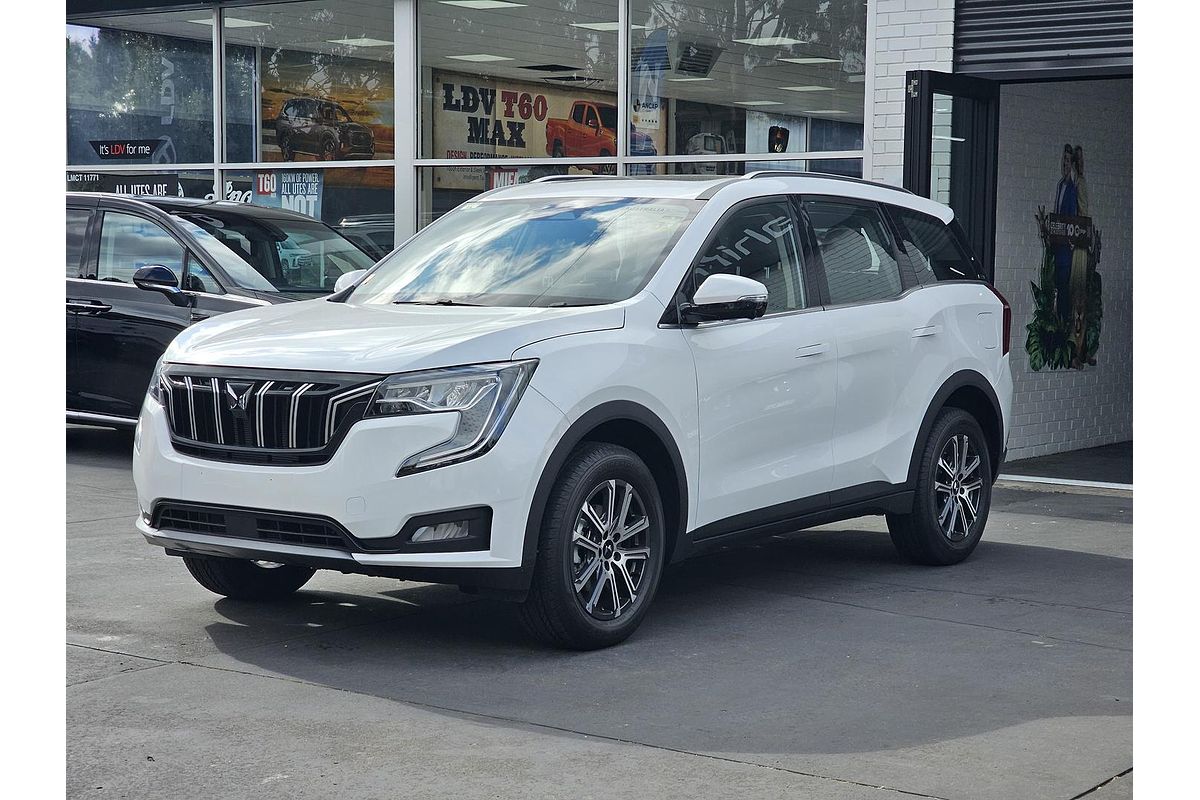2025 Mahindra XUV700 AX7L