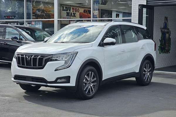 2025 Mahindra XUV700 AX7L