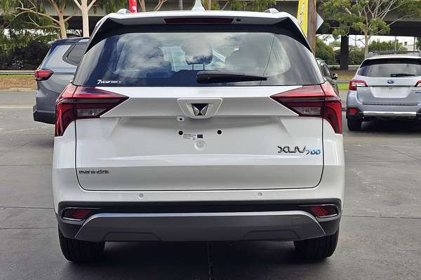 2025 Mahindra XUV700 AX7L