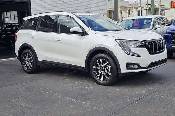 2025 Mahindra XUV700 AX7L