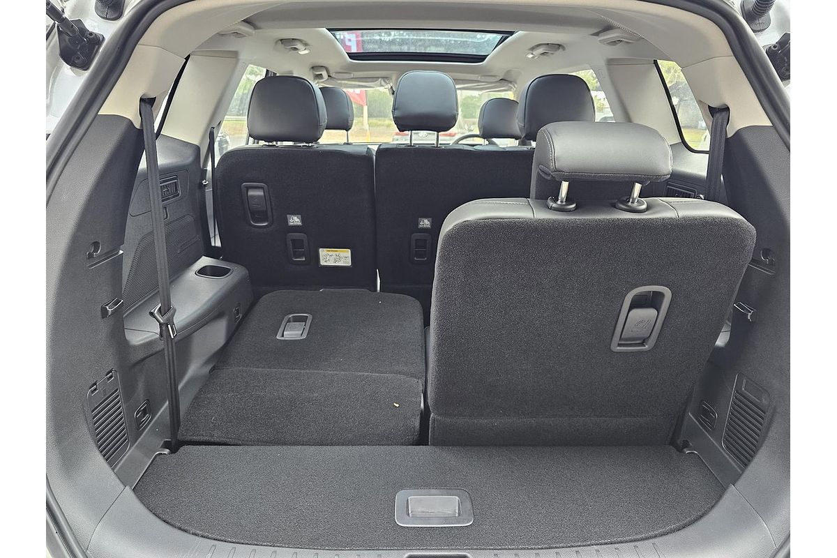2025 Mahindra XUV700 AX7L