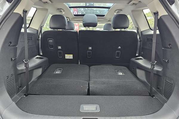 2025 Mahindra XUV700 AX7L