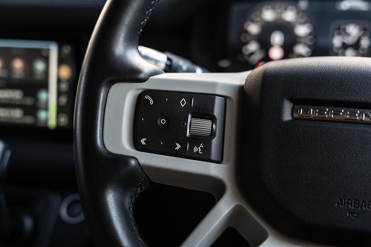 2020 Land Rover Defender 110 D300 SE L663