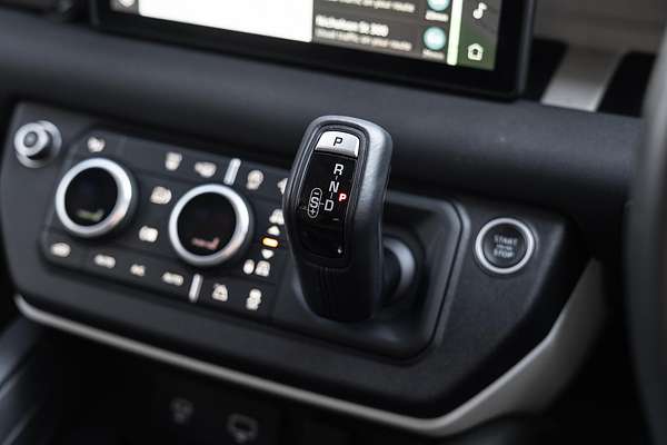 2020 Land Rover Defender 110 D300 SE L663