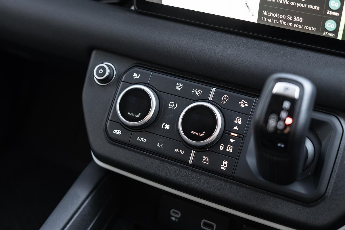 2020 Land Rover Defender 110 D300 SE L663
