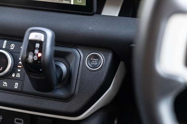 2020 Land Rover Defender 110 D300 SE L663