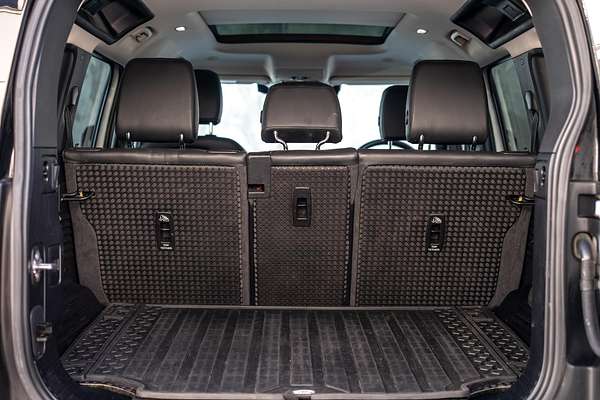 2020 Land Rover Defender 110 D300 SE L663