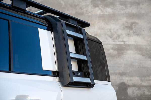 2020 Land Rover Defender 110 D300 SE L663