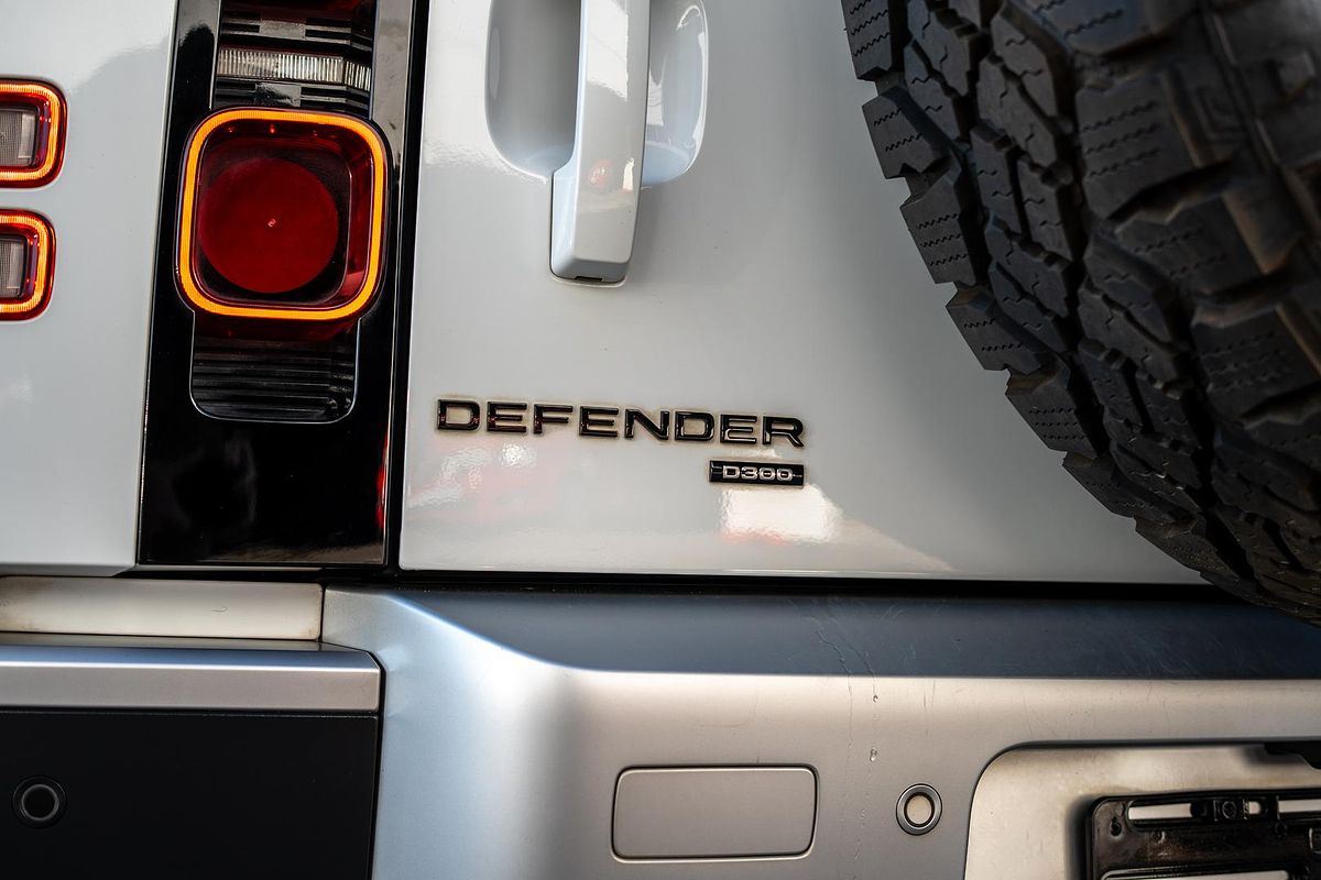 2020 Land Rover Defender 110 D300 SE L663