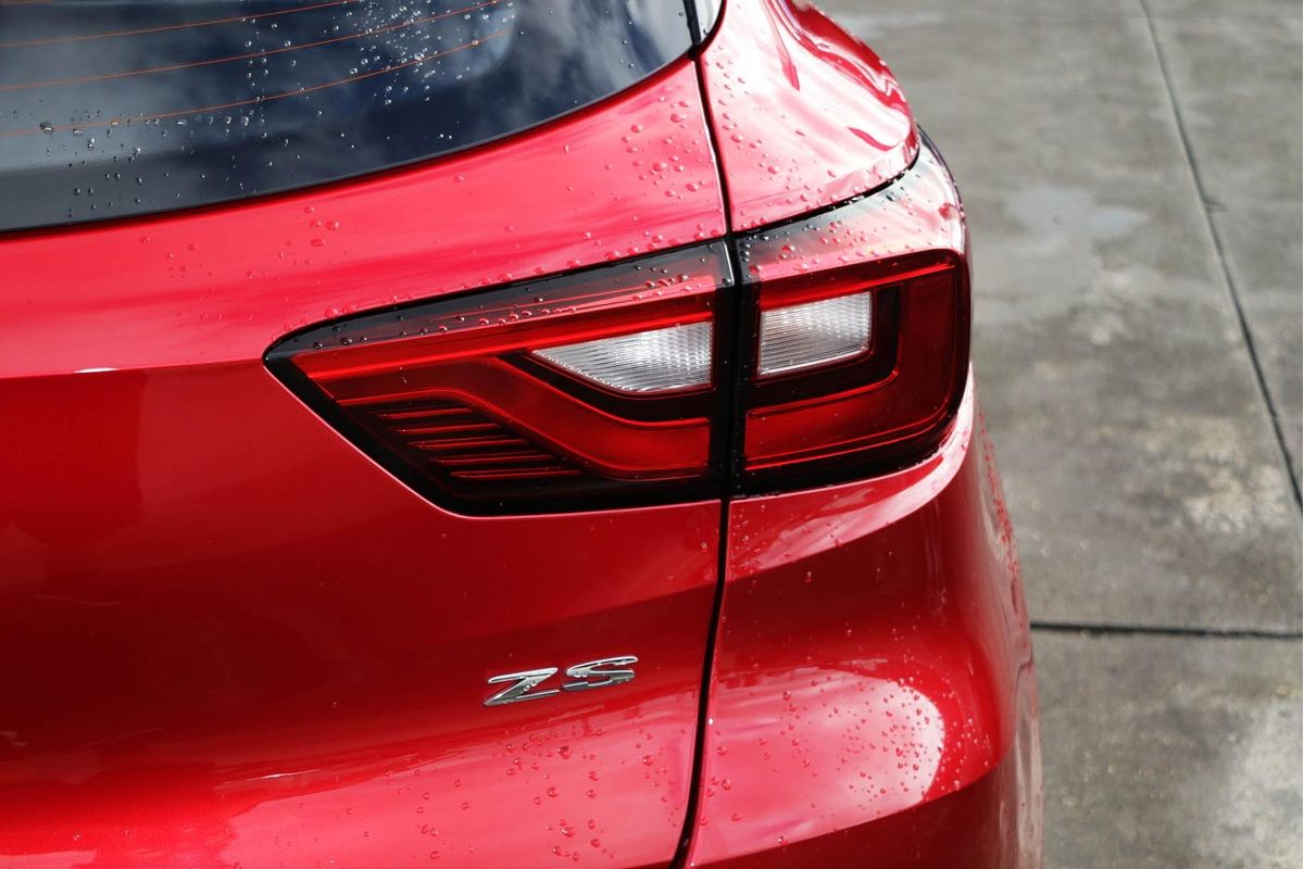 2018 MG ZS Essence AZS1
