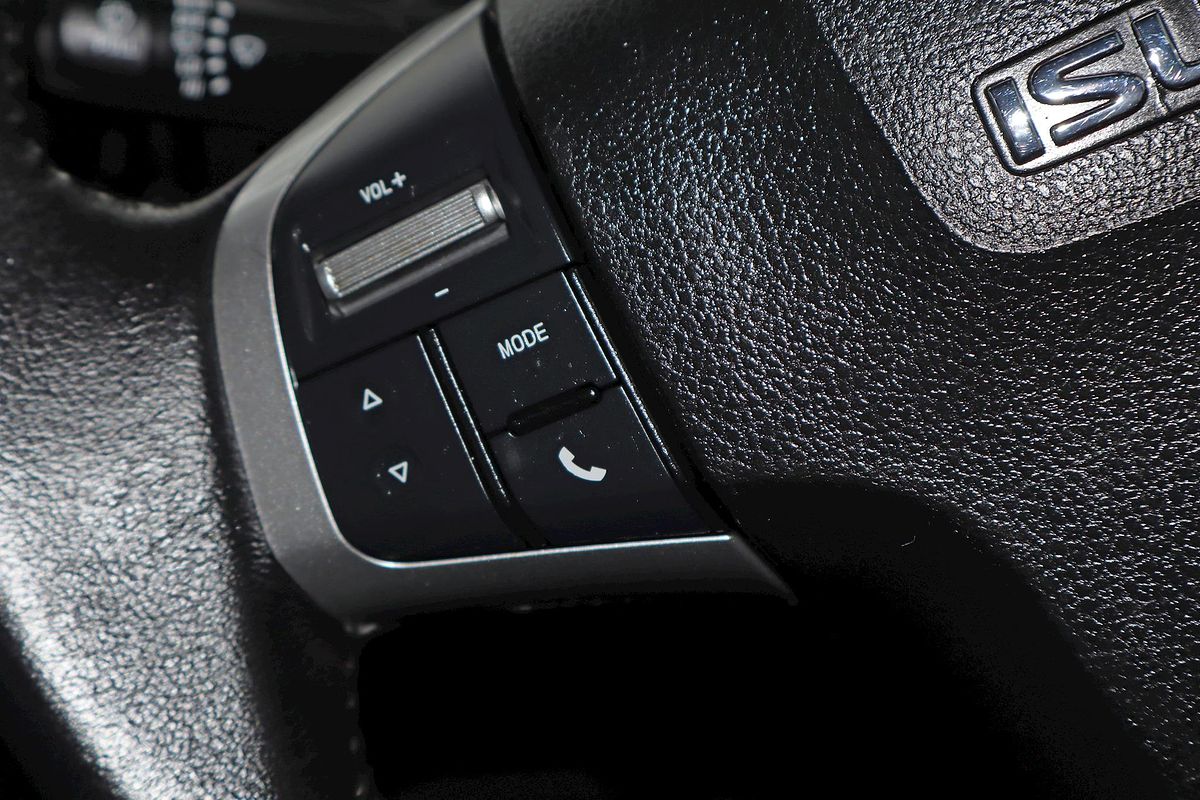 2019 Isuzu D-MAX SX High Ride Rear Wheel Drive