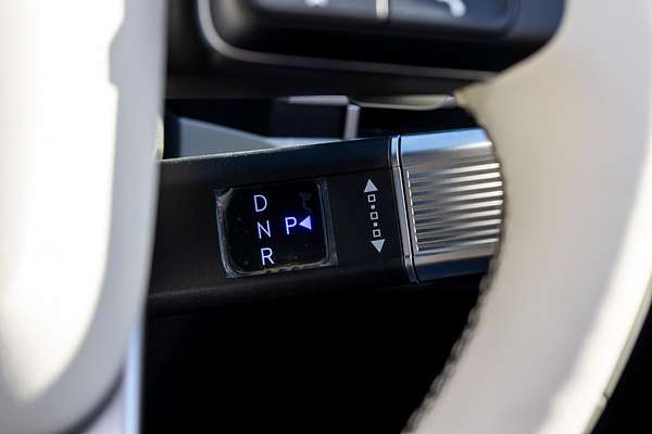 2025 Hyundai Santa Fe Hybrid Calligraphy MX5.V1