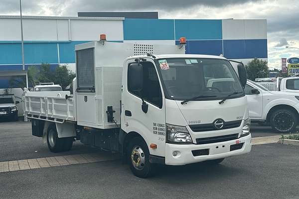 2015 Hino 300 Series 717
