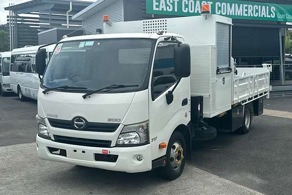 2015 Hino 300 Series 717