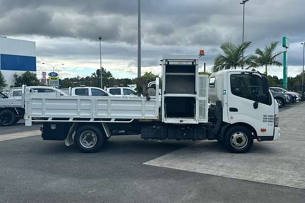 2015 Hino 300 Series 717