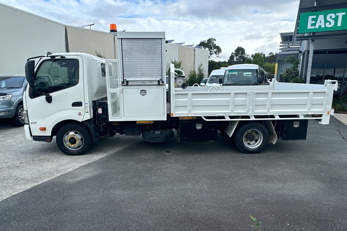 2015 Hino 300 Series 717