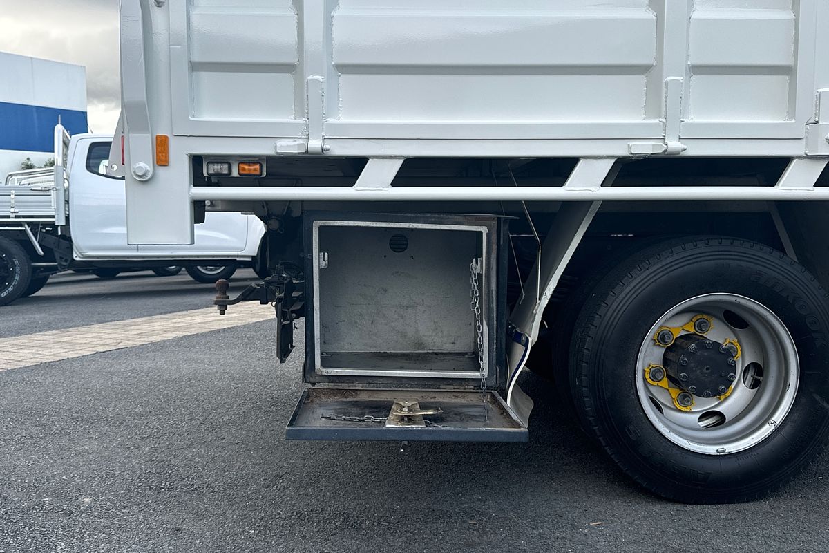 2015 Hino 300 Series 717
