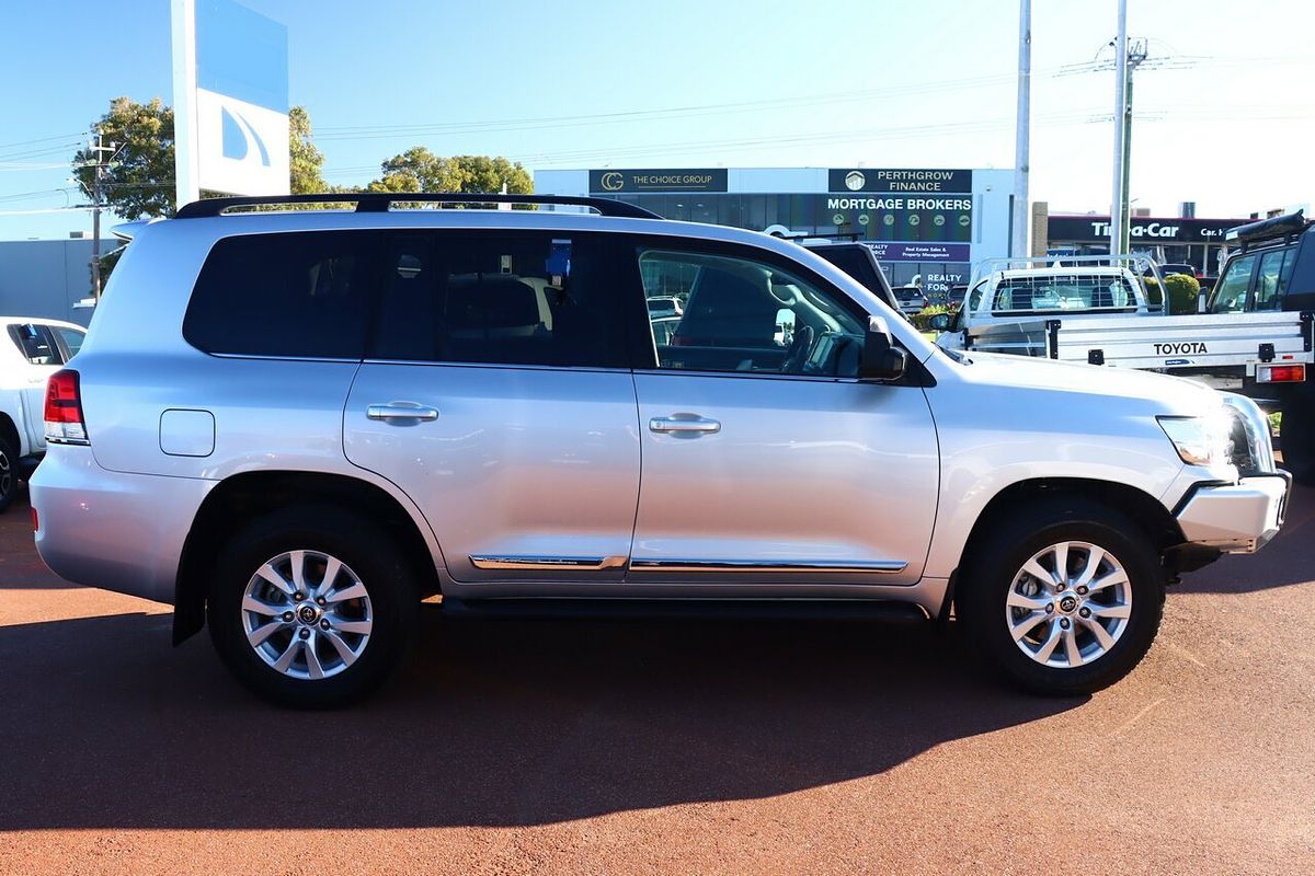 2020 Toyota Landcruiser Sahara VDJ200R