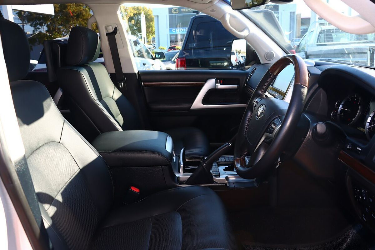 2020 Toyota Landcruiser Sahara VDJ200R