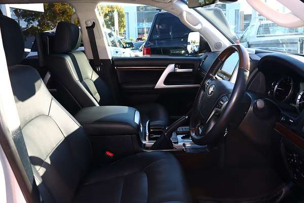 2020 Toyota Landcruiser Sahara VDJ200R