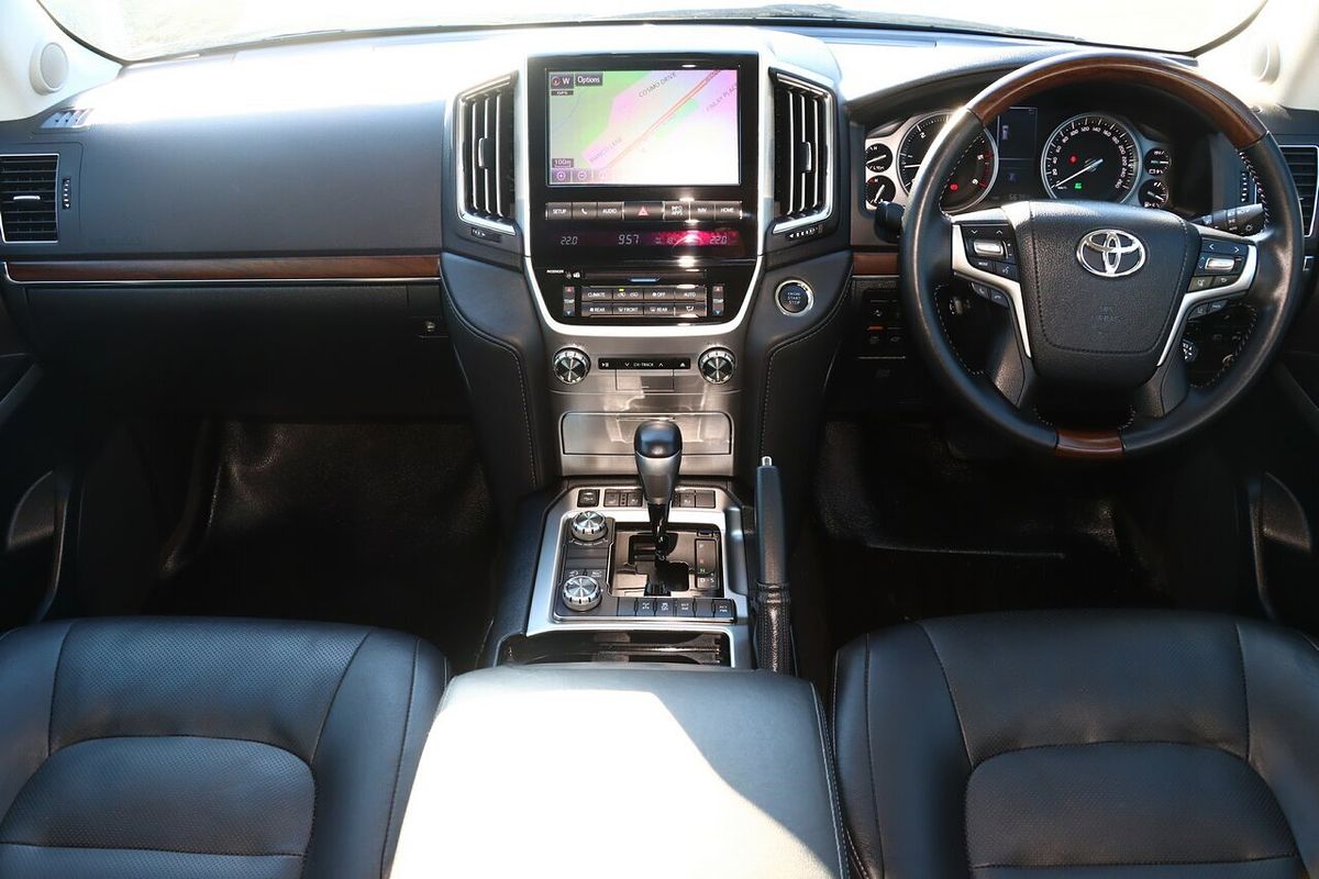 2020 Toyota Landcruiser Sahara VDJ200R